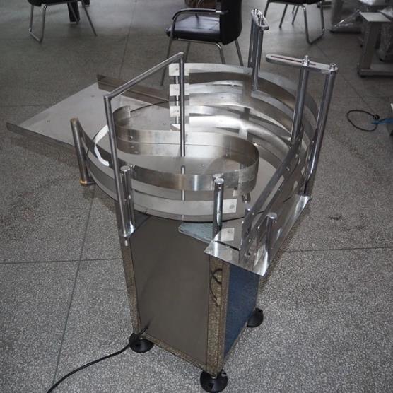 Round Table Bottle Unscrambler